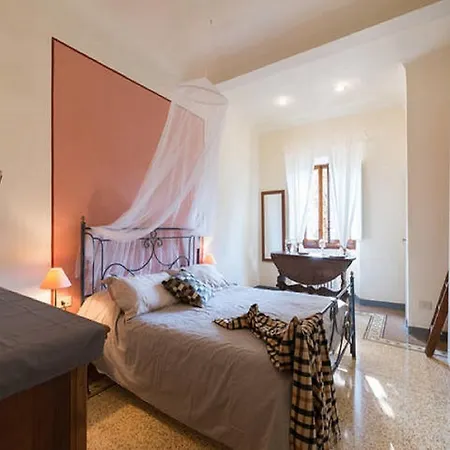 Apartment Carta Zucchero Florenz